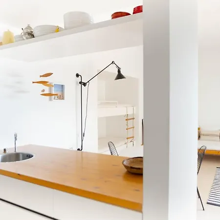 Hideaway With Modernist Design