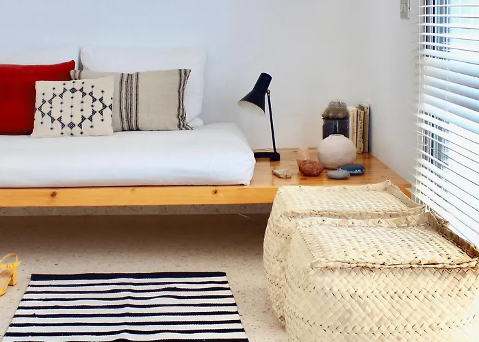 Hideaway With Modernist Design 圣克鲁斯-德特内里费