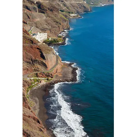 Hideaway With Modernist Design 公寓