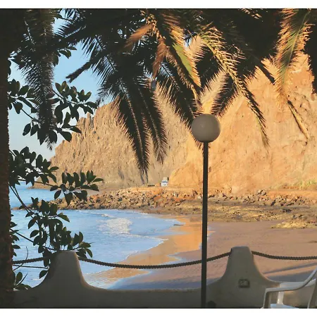 דירה Hideaway With Modernist Design *