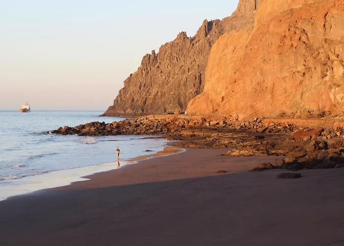 Hideaway With Modernist Design 圣克鲁斯-德特内里费