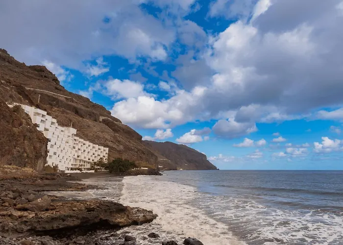 公寓 Hideaway With Modernist Design