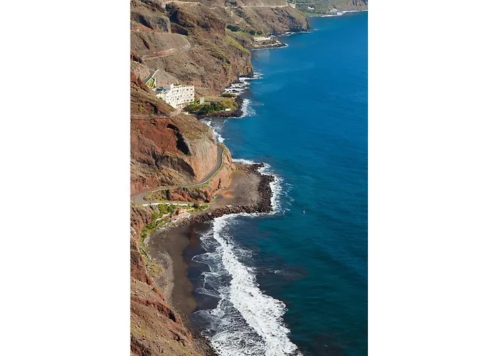 Hideaway With Modernist Design 公寓