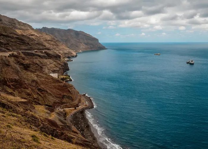 公寓 Hideaway With Modernist Design