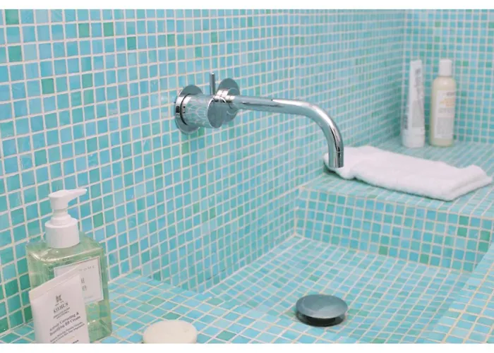 Hideaway With Modernist Design