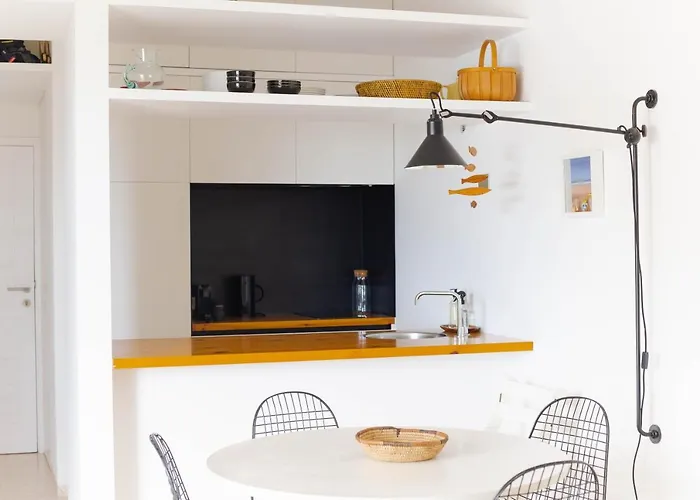 公寓 Hideaway With Modernist Design *