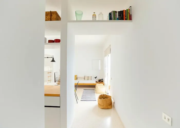 Hideaway With Modernist Design 公寓 *